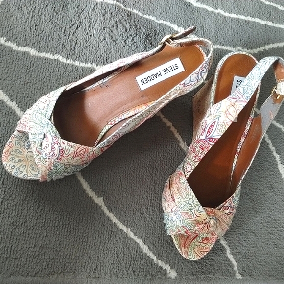 Steve Madden "Crest" Floral Paisley Peep Toe Cork Wede Sandals - Picture 7 of 16